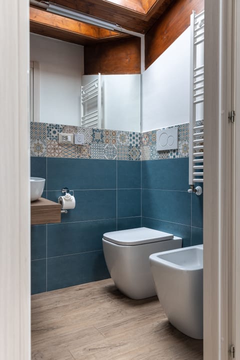 Deluxe Room | Bathroom