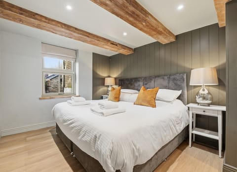 Deluxe Cottage, Ensuite, Courtyard View (Laburnum Cottage) | 2 bedrooms
