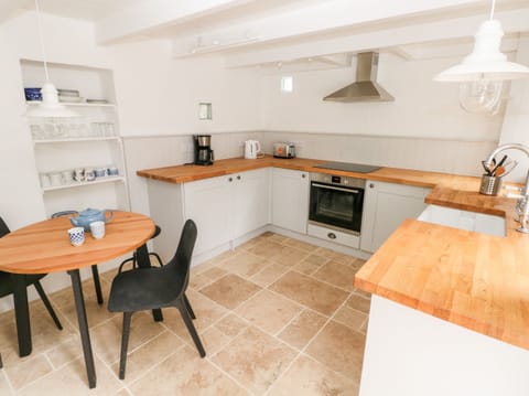 Fridge, dishwasher, electric kettle, toaster