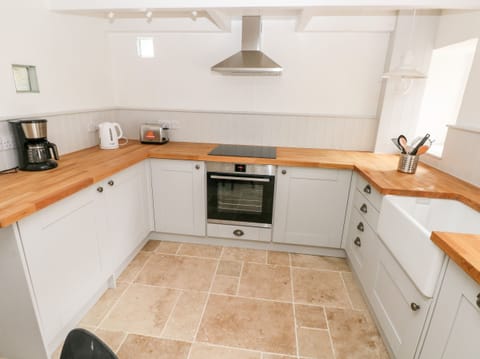 Fridge, dishwasher, electric kettle, toaster