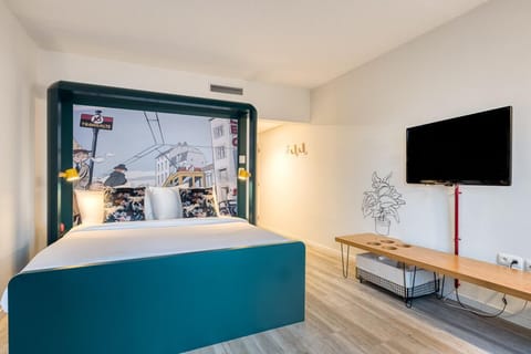 Superior Double Room | Premium bedding, in-room safe, desk, laptop workspace