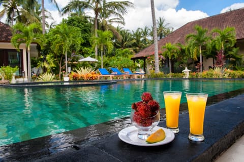 Outdoor pool, sun loungers