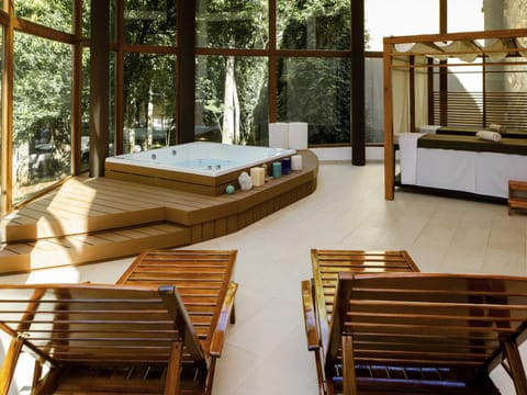 Sauna, body treatments, hot stone massages, Swedish massages, body wraps