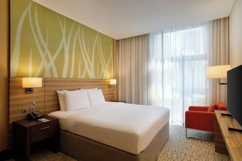 Suite, 1 Bedroom | Pillowtop beds, minibar, in-room safe, desk