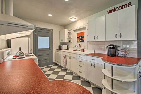 House (2 Bedrooms) | Interior