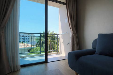 Junior Suite | Living area | LCD TV