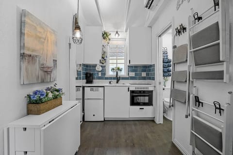 Apartment (0 Bedroom) | Interior