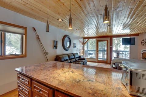 Apartment (0 Bedroom) | Interior