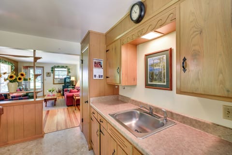 Cottage (2 Bedrooms) | Interior