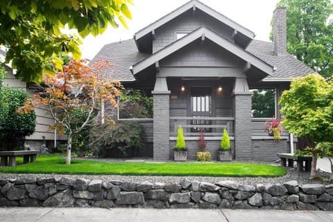 House (4 Bedrooms) | Front of property