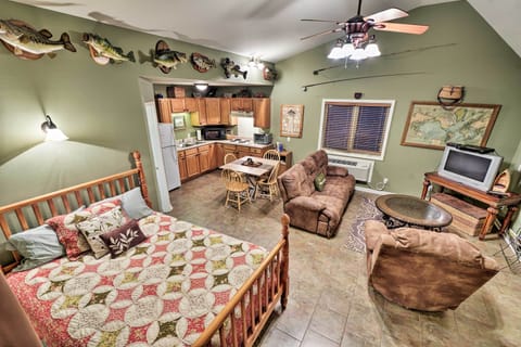 Apartment (0 Bedroom) | Interior