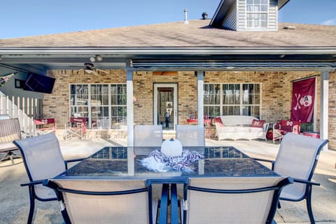 House (5 Bedrooms) | Interior