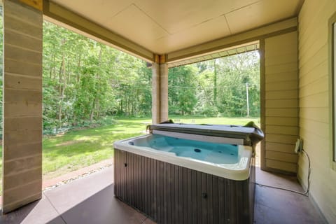 House (4 Bedrooms) | Outdoor spa tub