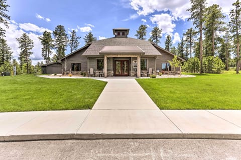 House (5 Bedrooms) | Interior