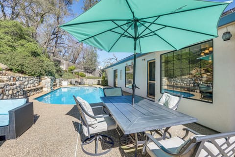 House (4 Bedrooms) | Front of property