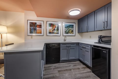 Suite, 1 Bedroom | In-room safe, desk, iron/ironing board, free cribs/infant beds