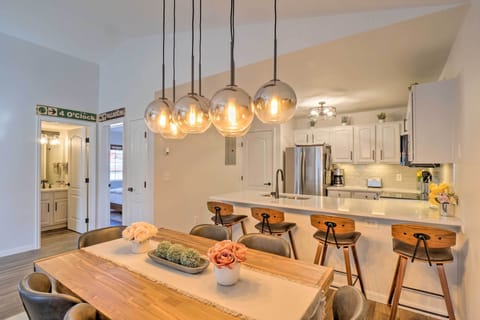 Apartment (2 Bedrooms) | Front of property
