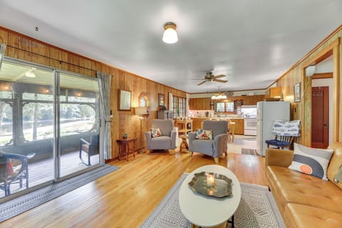 House (2 Bedrooms) | Interior