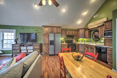 House (2 Bedrooms) | Interior