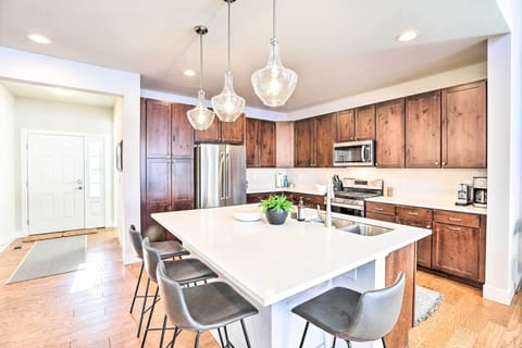 House (3 Bedrooms) | Interior