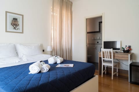 Superior Room, 1 Queen Bed, Private Bathroom, City View | Down comforters, memory foam beds, desk, laptop workspace