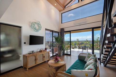 Studio, 2 Queen Beds, Non Smoking, Mountain View | Free minibar, in-room safe, desk, laptop workspace