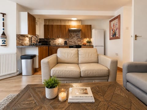 Business Apartment | Living area