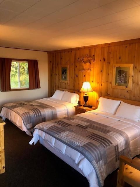 Comfort Room, 2 Queen Beds | Premium bedding, desk, WiFi (free), individually furnished