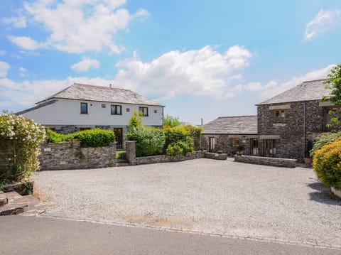 Cottage | Property grounds
