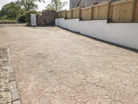 Cottage | Property grounds