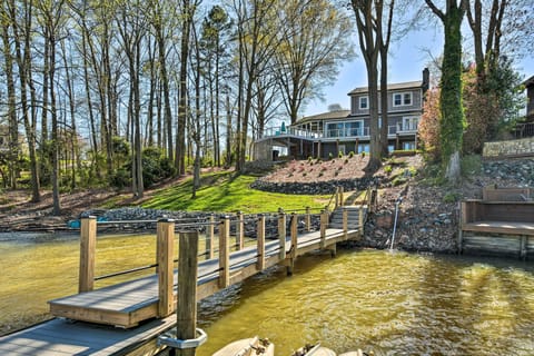 House, 4 Bedrooms | Property grounds