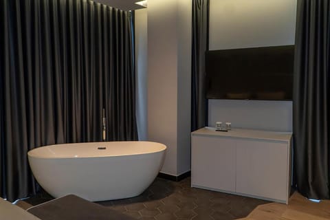 Superior Suite | Free WiFi, bed sheets