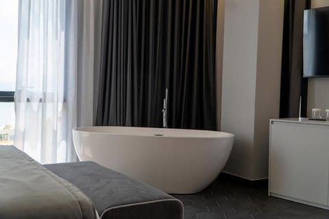 Superior Suite | Free WiFi, bed sheets