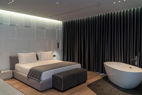 Superior Suite | Free WiFi, bed sheets