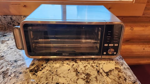 Beargrass Lodge | Private kitchen | Fridge, microwave, coffee/tea maker, freezer