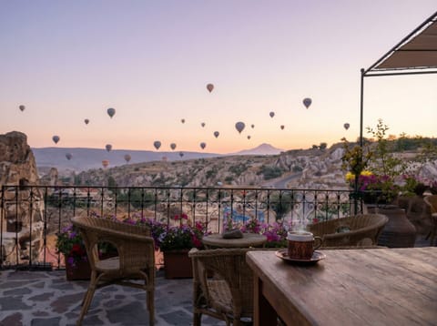Cave Suite with Terrace | Terrace/patio