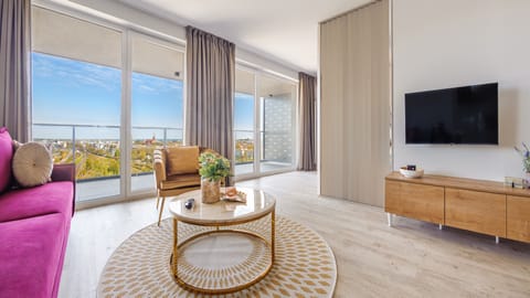 Studio Suite (1314) | Laptop workspace, iron/ironing board, free WiFi, bed sheets