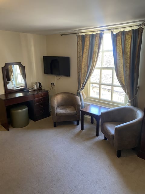 Deluxe Double Room, Ensuite | Desk, cribs/infant beds, free WiFi, bed sheets