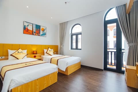 Family Double Room | Hypo-allergenic bedding available, minibar, blackout drapes