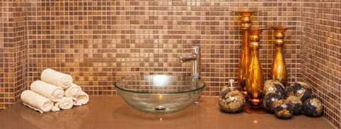 Couples treatment rooms, sauna, steam room, Turkish bath