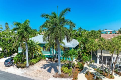House, 3 Bedrooms | Property grounds
