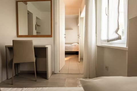 Economy Twin Room | Desk, free WiFi, bed sheets