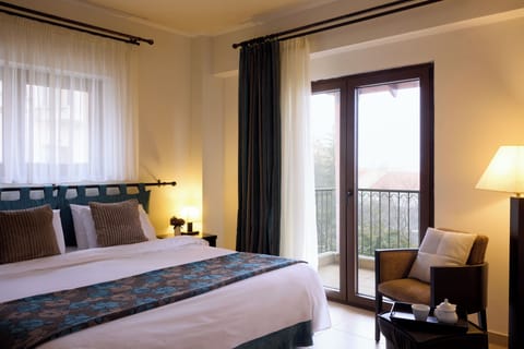 Minibar, in-room safe, soundproofing, iron/ironing board