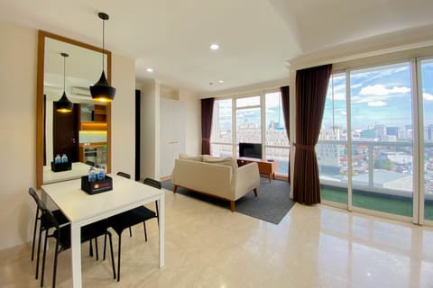 Apartment | Private kitchen | Full-size fridge, stovetop, rice cooker, cookware/dishes/utensils