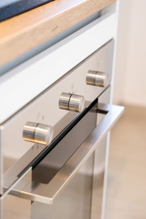 House | Bathroom | Shower, rainfall showerhead, free toiletries, hair dryer