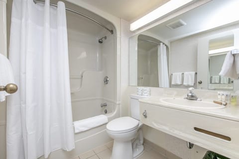 Economy Room, 2 Double Beds | Bathroom | Free toiletries, towels, soap, shampoo