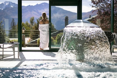 Indoor pool, sun loungers
