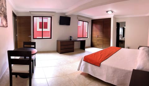 Standard Room, 1 King Bed | Desk, free WiFi, bed sheets