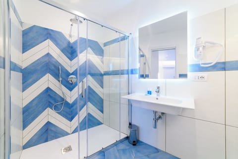 Deluxe Room | 1 bedroom, Egyptian cotton sheets, premium bedding, down comforters