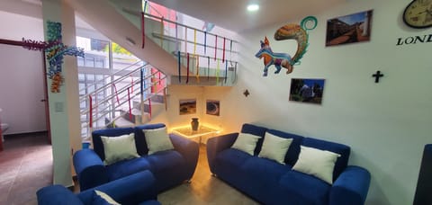 Comfort Room | Living area